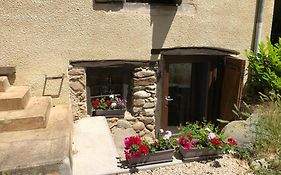 Charmant studio dans maison privée